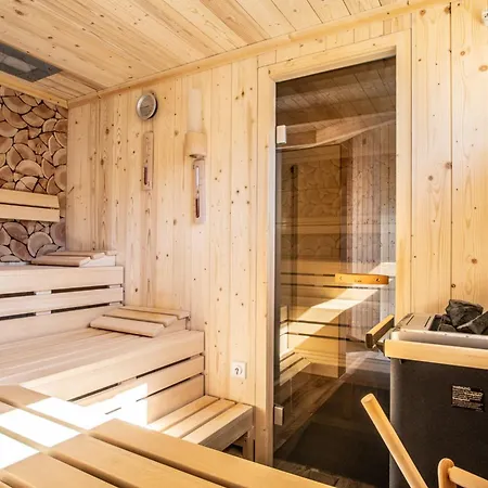 Odins Blick: Luxurious With Private And Sauna Apartment Lobbe
